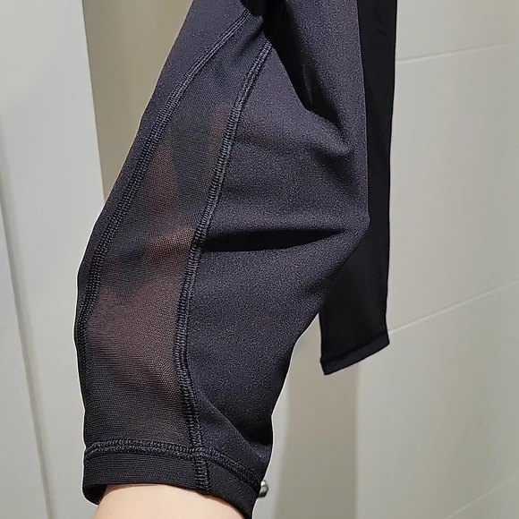 Training tight - Picture 2 of 5